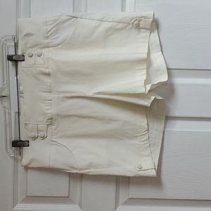 One 5 One Ivory Dress Shorts Size 14
